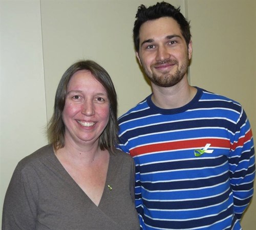 Annick Bachand, coordonnatrice du Comité harmonisation des services -9 mois/5 ans de COSMOSS Rivière-du-Loup, et Justin Labrie, animateur du projet La voix des parents